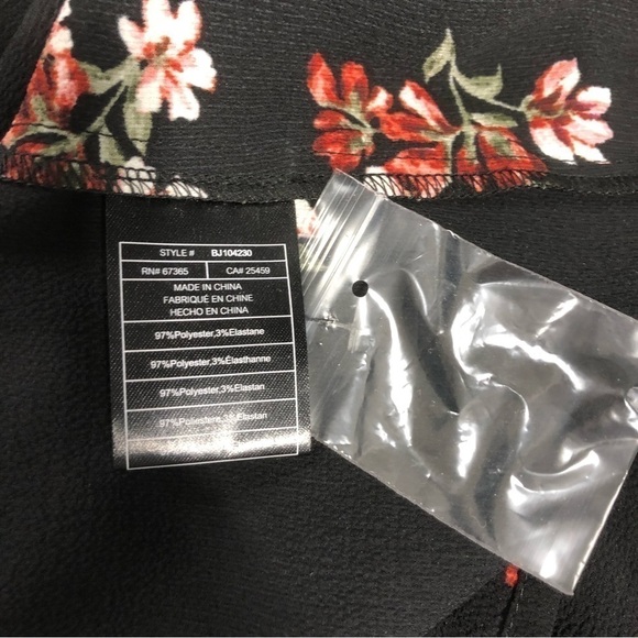 Bb Dakota By Your Sleeve Cold Shoulder Floral Blouse, size XS - Picture 7 of 11